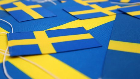 Komplett bordsstång med svenska flagga